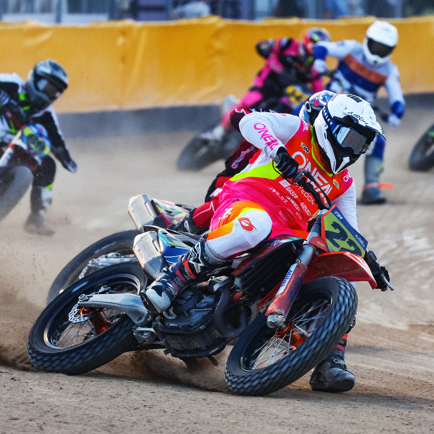 FLAT TRACK